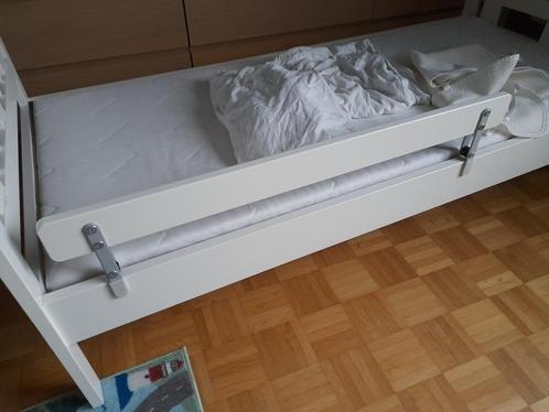 Peuter bed + matras + beschermhoes + 2 hoeslaken + extra, Kinderen en Baby's, Kinderkamer | Bedden, Gebruikt, 140 tot 160 cm, 70 tot 85 cm