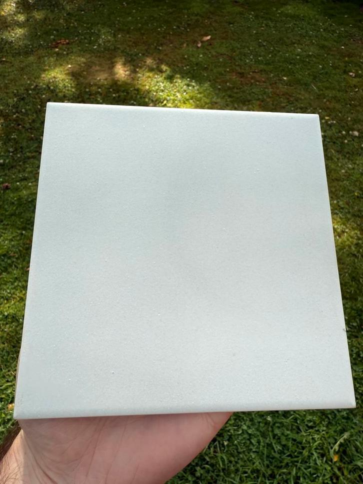 Tegels - Witgrijs - 15x15cm - 83 stuks - 1,87m2, Doe-het-zelf en Bouw, Tegels, Zo goed als nieuw, Wandtegels, Minder dan 20 cm