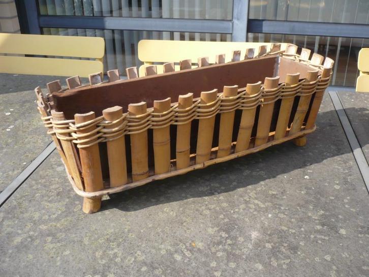 Knappe vintage bamboe bloembak / kruidenbak cache-pot, Tuin en Terras, Bloembakken en Plantenbakken, Gebruikt, Hout, Binnen, Balkon