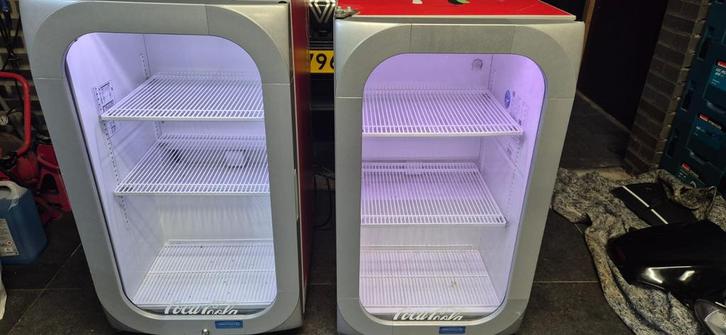 Coca Cola koelkast 2 stuks, Elektronische apparatuur, Koelkasten en IJskasten, Zo goed als nieuw, Zonder vriesvak, 150 tot 200 liter