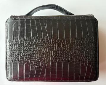 Supergroot potlodenetui 255 sleuven.  Uitstekende staat. beschikbaar voor biedingen