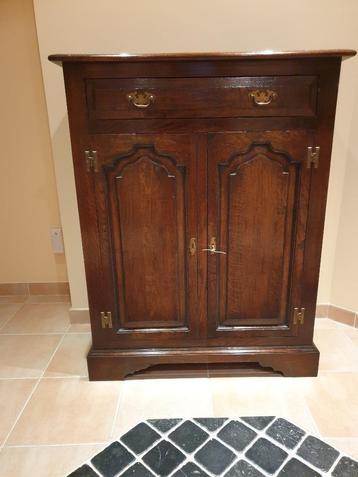Antieken commode kast beschikbaar voor biedingen