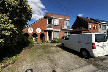 Maison à vendre à Petit-Enghien, 4 chambres disponible aux enchères