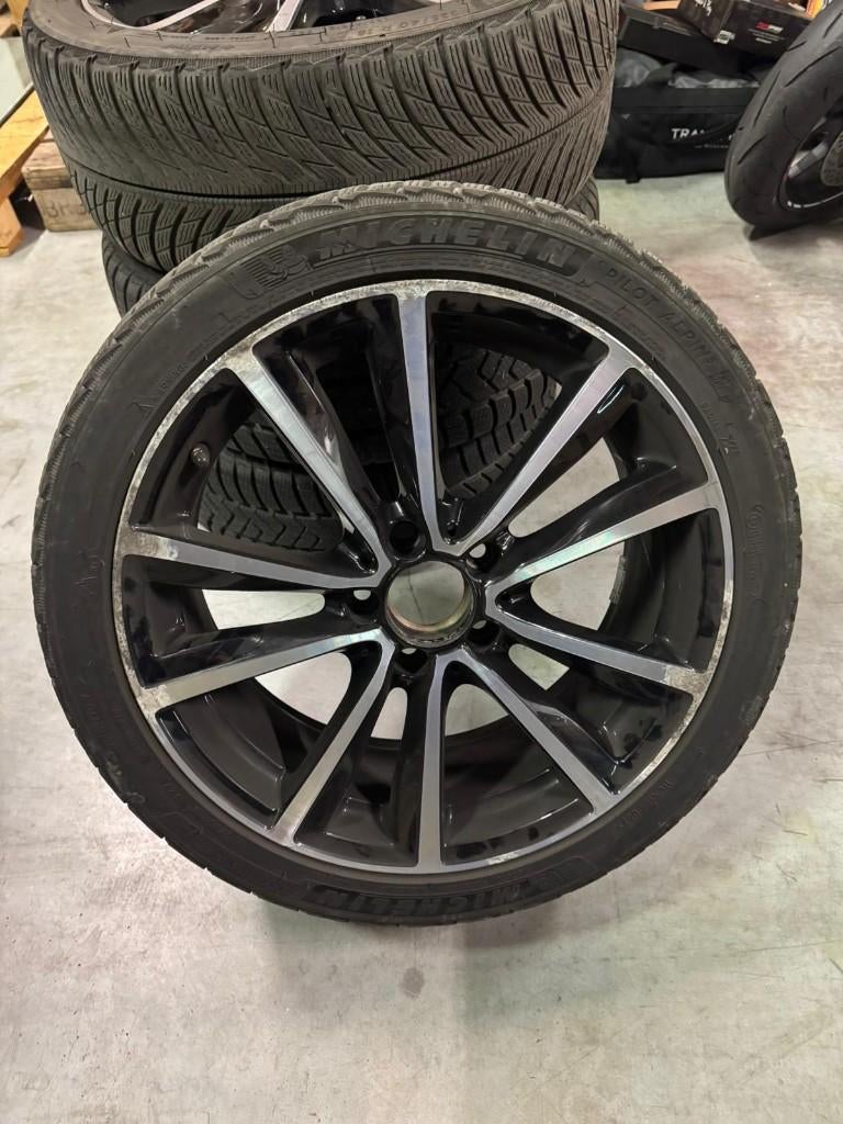 Winter set Velgen CLA 220 CDI 2015 225/40 18R, Ophalen, 18 inch, Gebruikt, Banden en Velgen