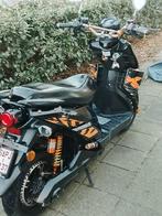Electrische scooter A klasse + 2 helmen VASTE PRIJS, Fietsen en Brommers, Ophalen, Gebruikt, Elektrisch