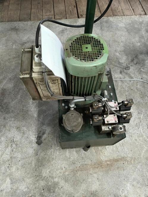 Hydrauliek pomp, Doe-het-zelf en Bouw, Gereedschap | Overige machines, Zo goed als nieuw, Ophalen
