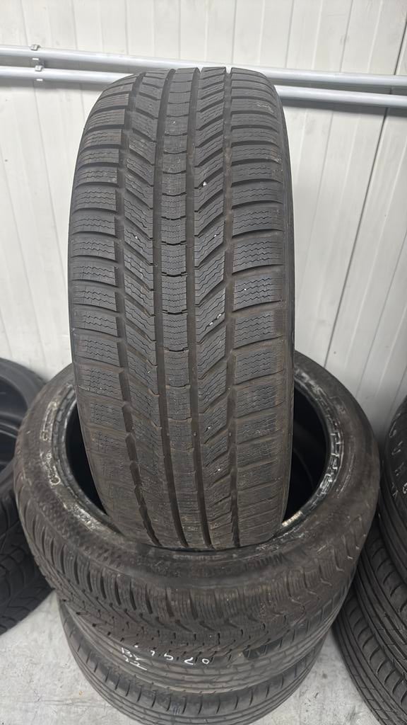 235/45/20  235/45R20  2354520 winter merk continental, Ophalen