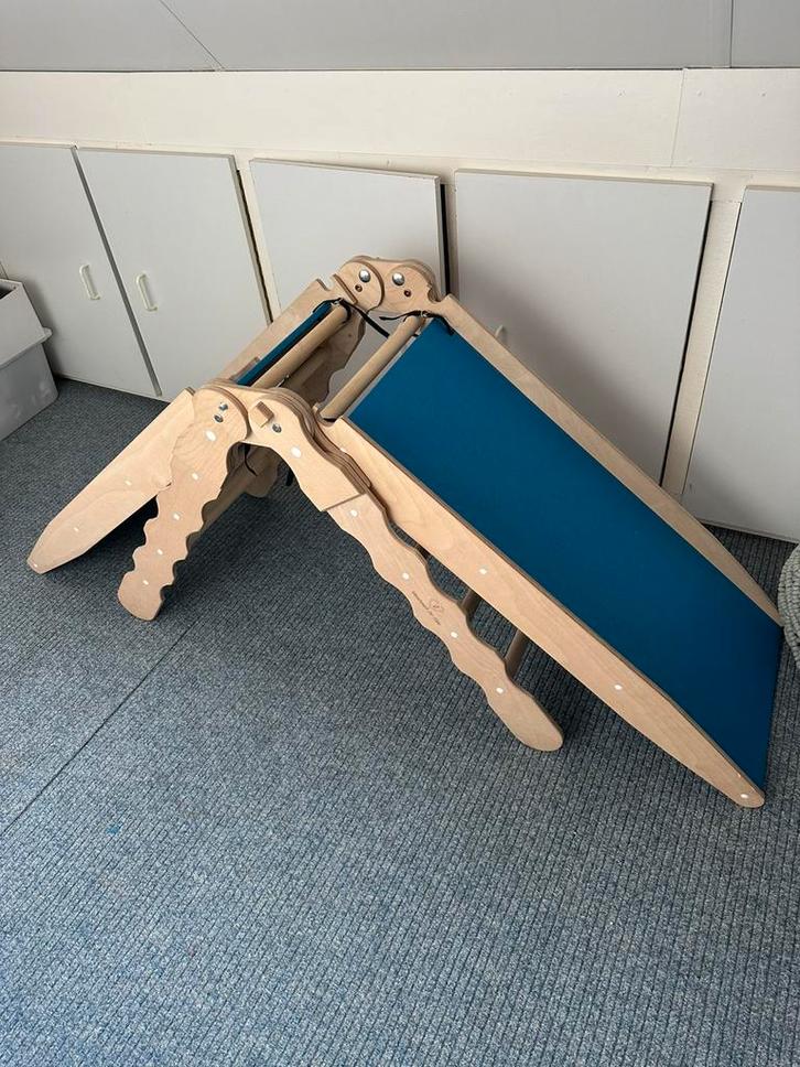 Houten Klimrek met glijbaan, Kinderen en Baby's, Speelgoed | Houten speelgoed, Zo goed als nieuw, Ophalen