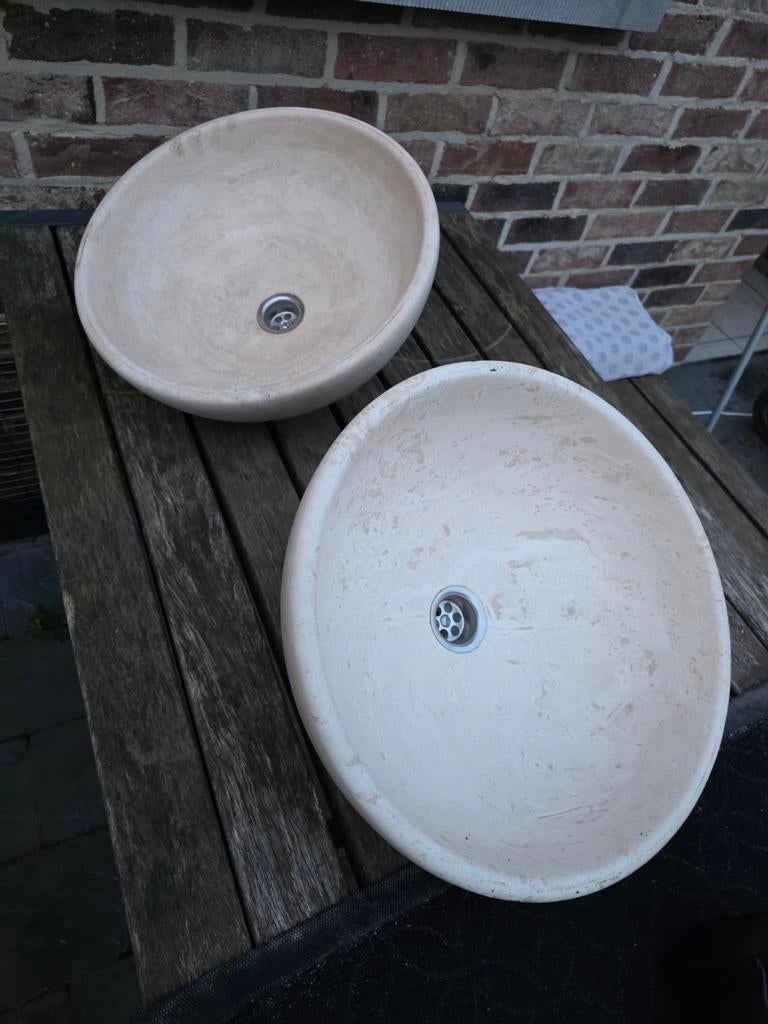 Deux Éviers en pierre de France, Maison & Meubles, Enlèvement