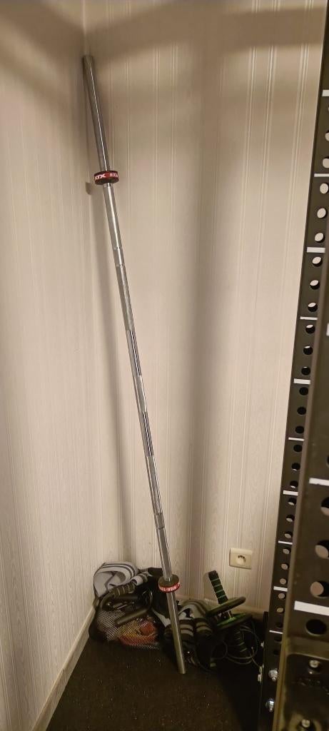 ATX Professional barbell 30 mm + rubberen halterschijven, Sports & Fitness, Équipement de fitness, Enlèvement, Comme neuf, Bras