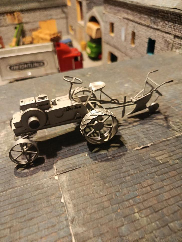 Tracteur Fendt Dieselross 1930 + charrue -- Cursor 780, Hobby & Loisirs créatifs, Voitures miniatures | 1:32, Comme neuf, Tracteur et Agriculture