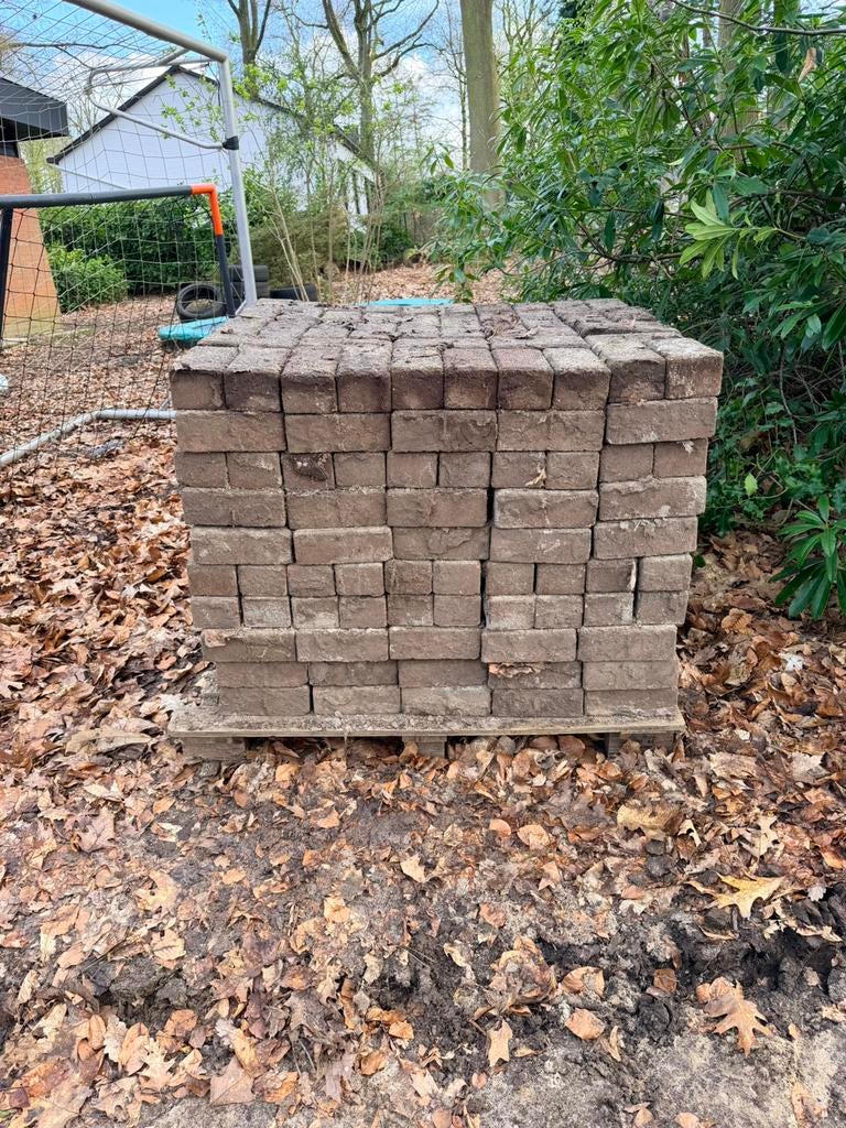 Gratis Rode beton klinkers  21x10,5x7,5, Tuin en Terras, Ophalen, Zo goed als nieuw, Beton, Klinkers