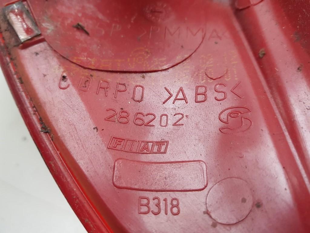 FEU ARRIÈRE DROIT Fiat Punto II (188) (01-1999/03-2012), Autos : Pièces & Accessoires, FCA Germany GmbH, IPC D1-09 Bahnhofsplatz
65423  Rüsselsheim am Main, DE