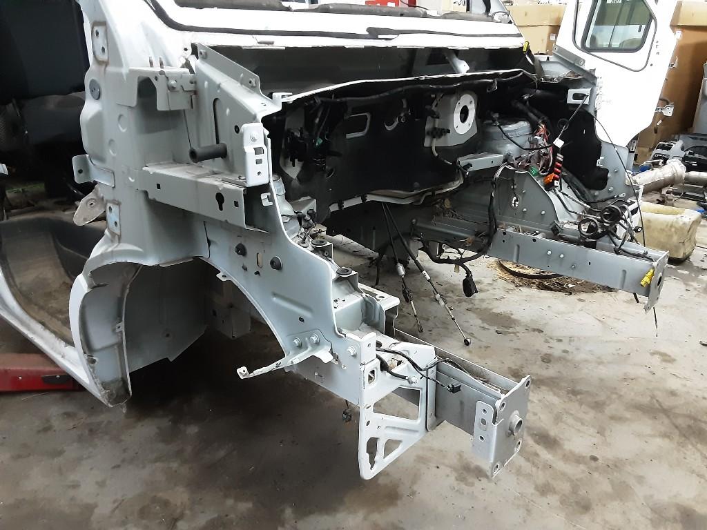 PARE BOUE AVANT DROIT Renault, Utilisé, Droite, Renault, Garde-boue