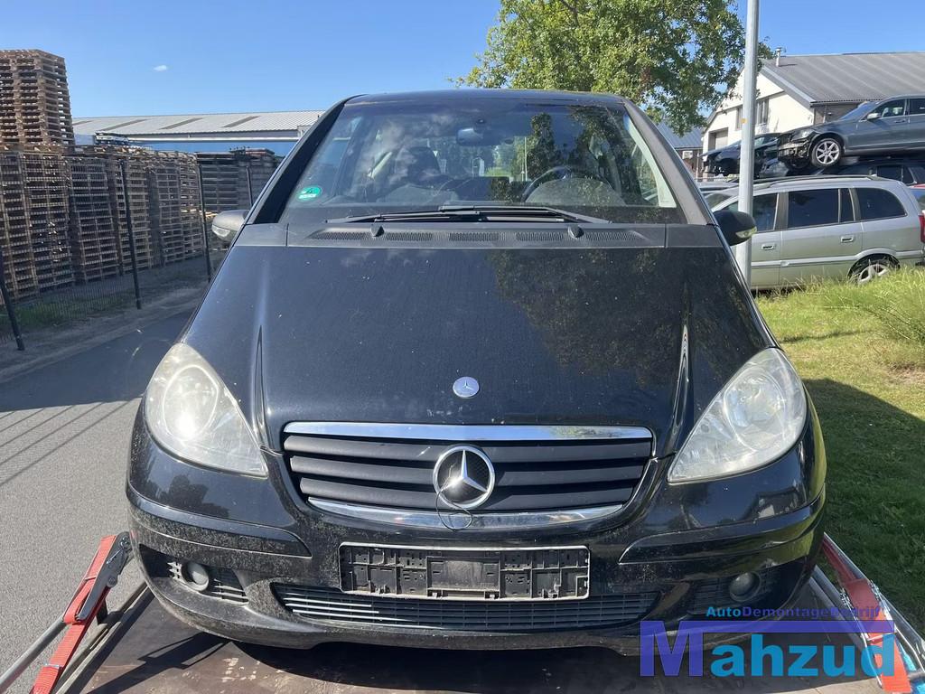MERCEDES A KLASSE W169 2.0 A160 zwart 191 onderdelen demonta, Mercedes-Benz AG, Mercedes-Benz, Utilisé, Mercedesstrasse 120
70372  Stuttgart, DE