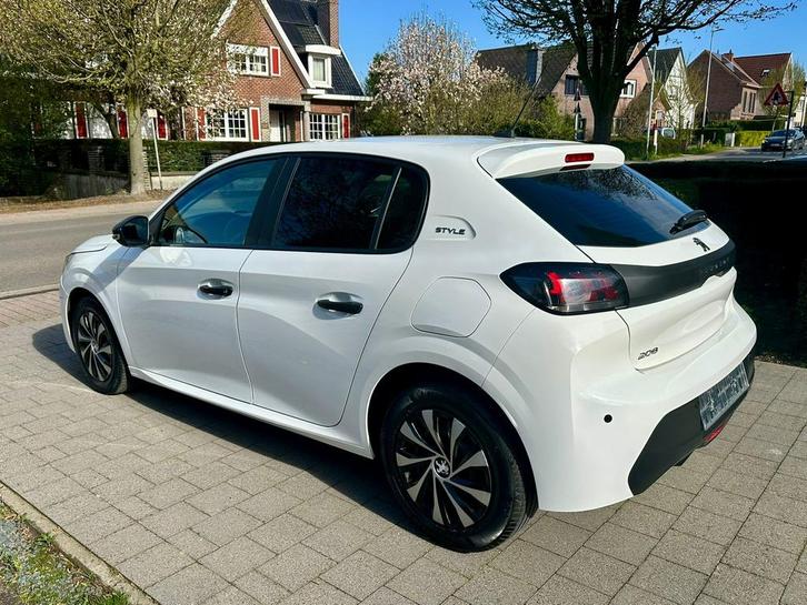 Peugeot 208 etat showroom, Autos, Peugeot, Particulier, Essence, 5 portes, Boîte manuelle, Carnet d'entretien, Enlèvement