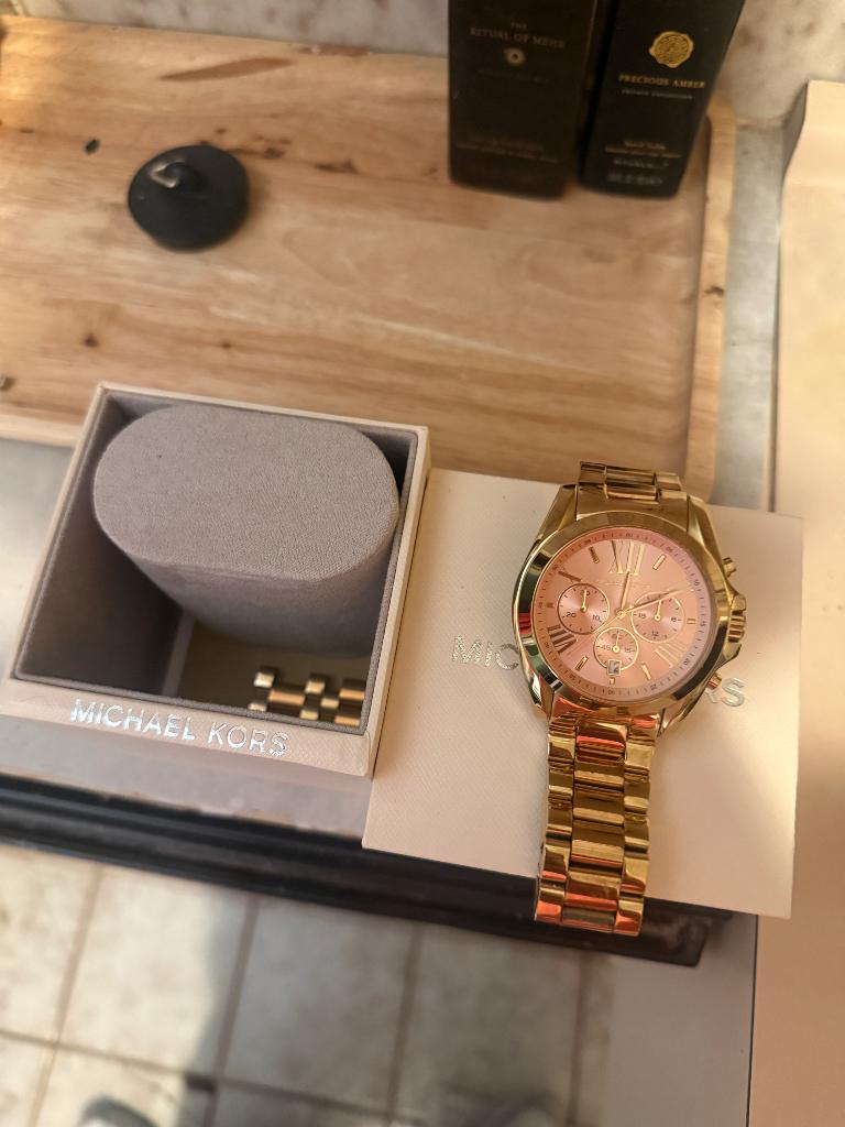 Michael Kors horloge, Bijoux, Sacs & Beauté, Montres | Femmes, Montre-bracelet, Autres marques, Enlèvement ou Envoi, Acier
