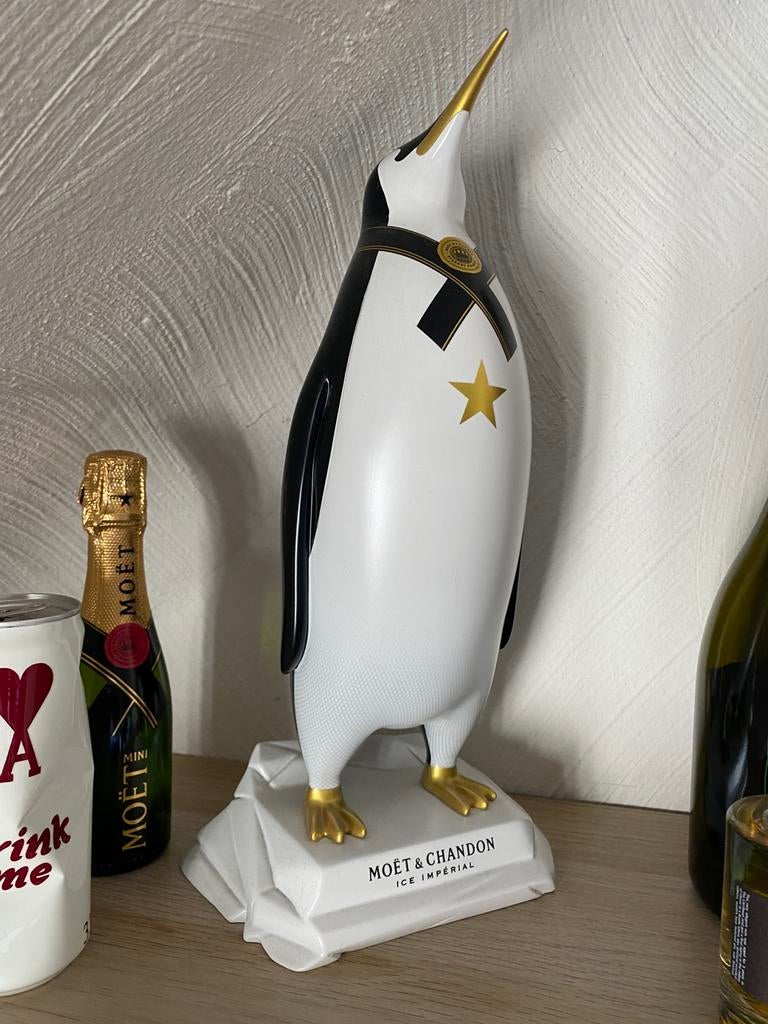 Moët & Chandon penguin eliot Figure, Collections, Statues & Figurines, Enlèvement, Comme neuf