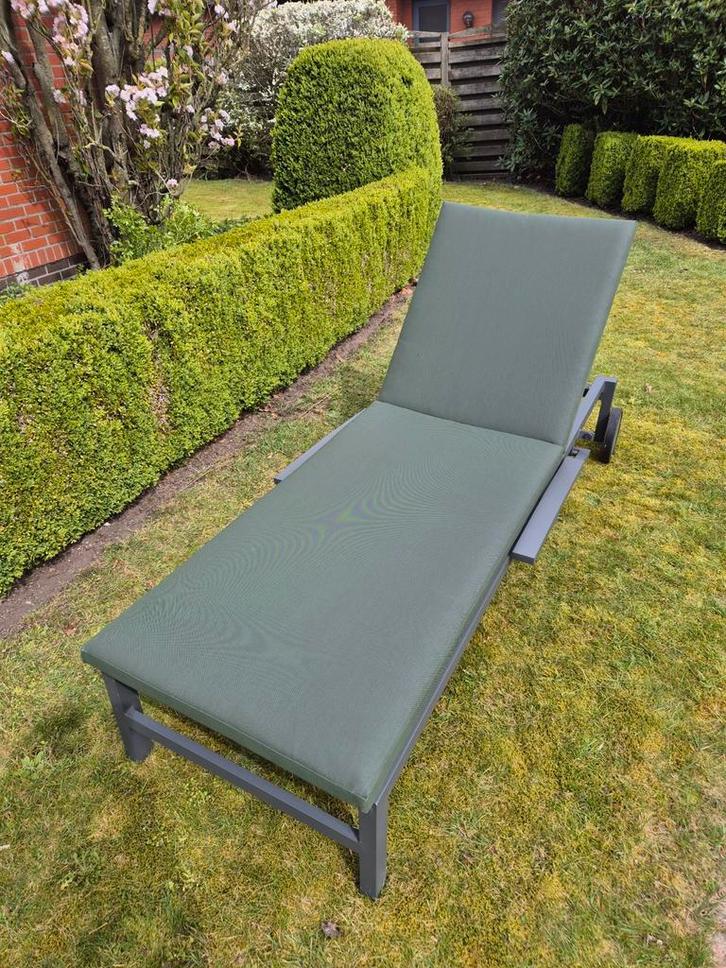 Verstelbaar ligbed met kussen van LIFE, Tuin en Terras, Ligbedden, Verstelbaar, Ophalen