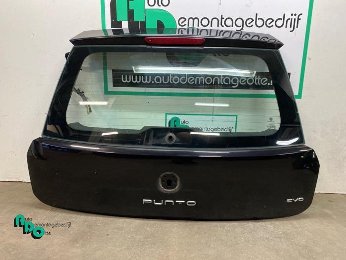 Achterklep van een Fiat Punto Evo (Punto Evo 08-) (876), Auto-onderdelen, Carrosserie, Achterklep, Fiat, Gebruikt, 3 maanden garantie