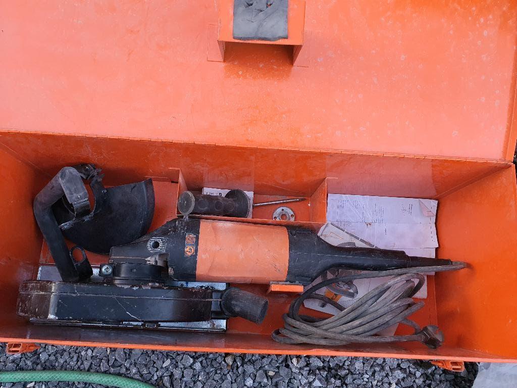 SPIT SAG 230E 2400 w haakse slijper + originele stofkap.als, Ophalen, Zo goed als nieuw, 1000 watt of meer, Haakse handslijpmachine