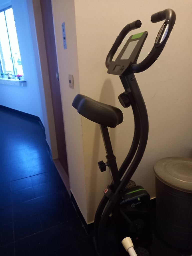 Hometrainer cardio, Sports & Fitness, Appareils de fitness, Jambes, Comme neuf, Enlèvement, Vélo d'appartement