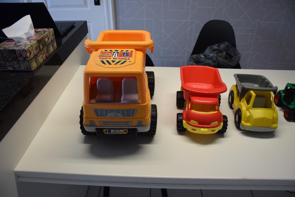 Kinderspeelgoed / buiten: kiepwagens, tractor, buldozers, Kinderen en Baby's, Ophalen of Verzenden, Gebruikt