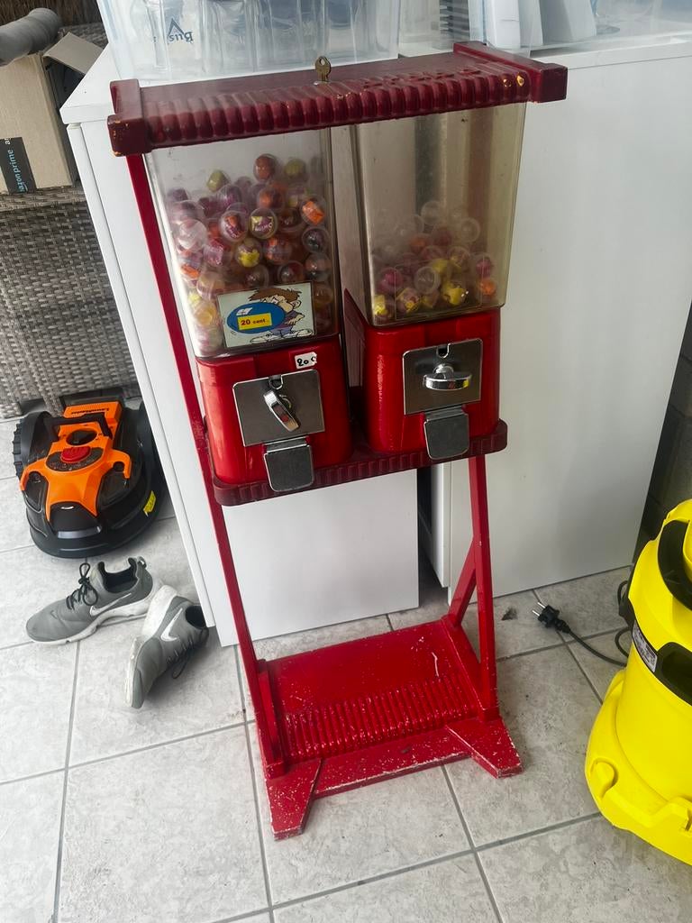 Distributeur à bonbons, Ophalen, Gebruikt