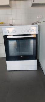 Beko elektrisch fornuis, Electroménager, Cuisinières, 4 zones de cuisson, Enlèvement, Utilisé, Autoportant