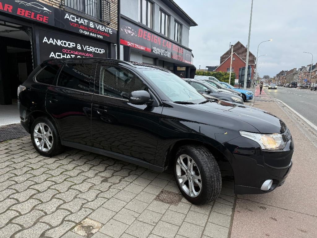 Outlander 2.2D 4x4 Boite Automatique 7Places Cuir Navi, Auto's, Mitsubishi, Automaat, Euro 5, Outlander, Zwart