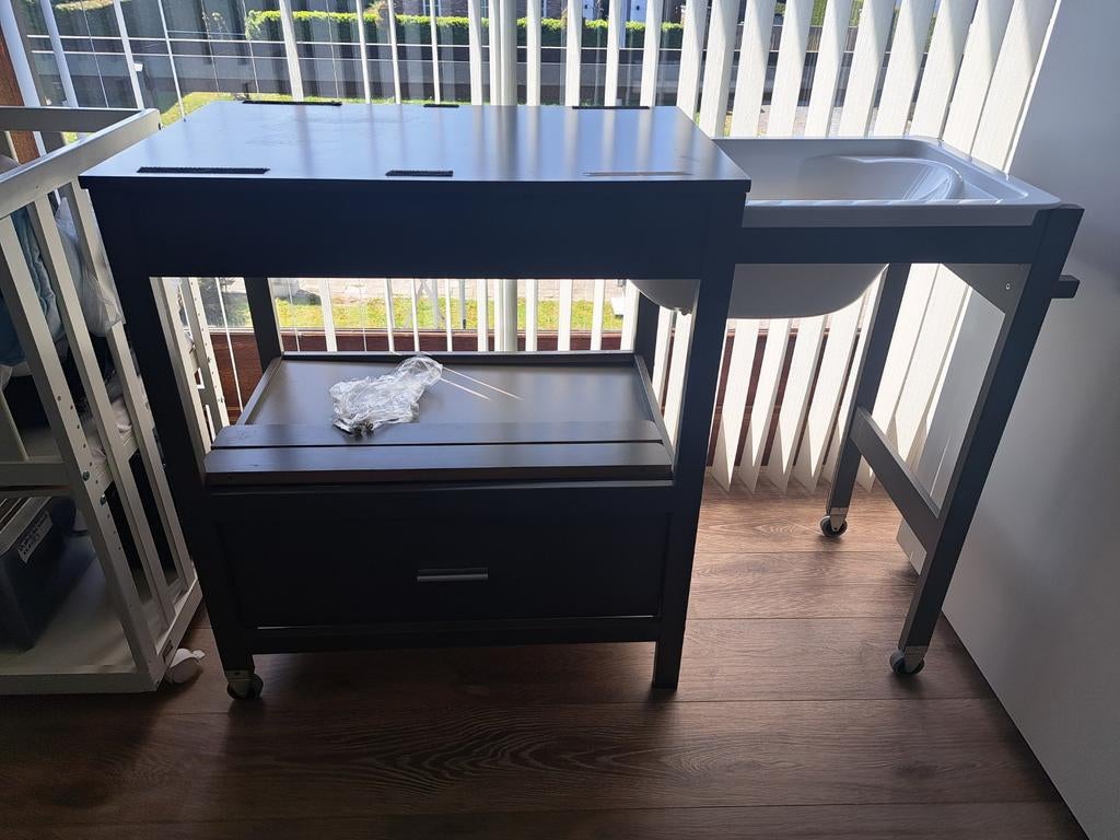 Comode met bad, Ophalen