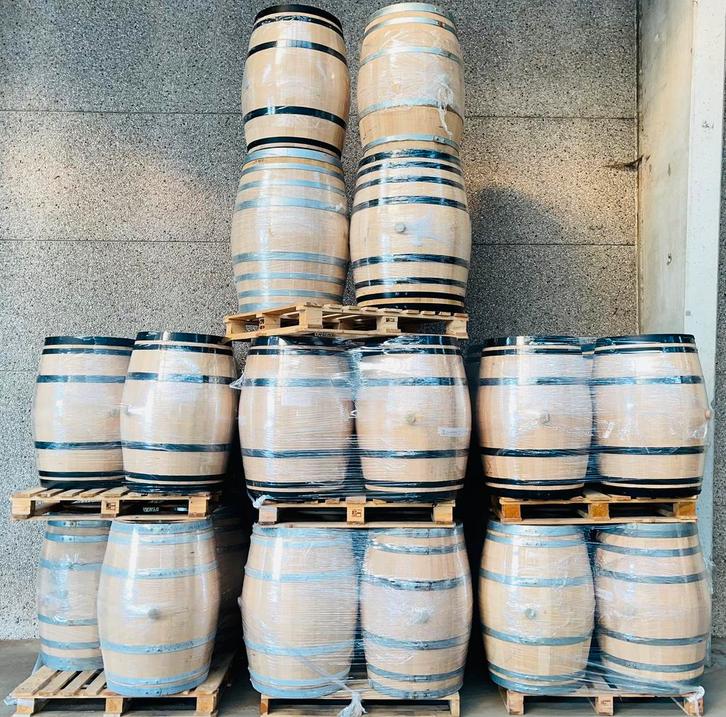 Tonneau de vin en bois de chêne (fut de Bordeaux) 225l-300l, Jardin & Terrasse, Barils de pluie, Comme neuf, Bois, Enlèvement ou Envoi