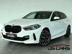BMW 1 Serie 118 iA FULL PACKM-COCKPIT-CARPLAY-CAMERA-JANTES1, Auto's, BMW, Automaat, 1 Reeks, Wit, Bedrijf