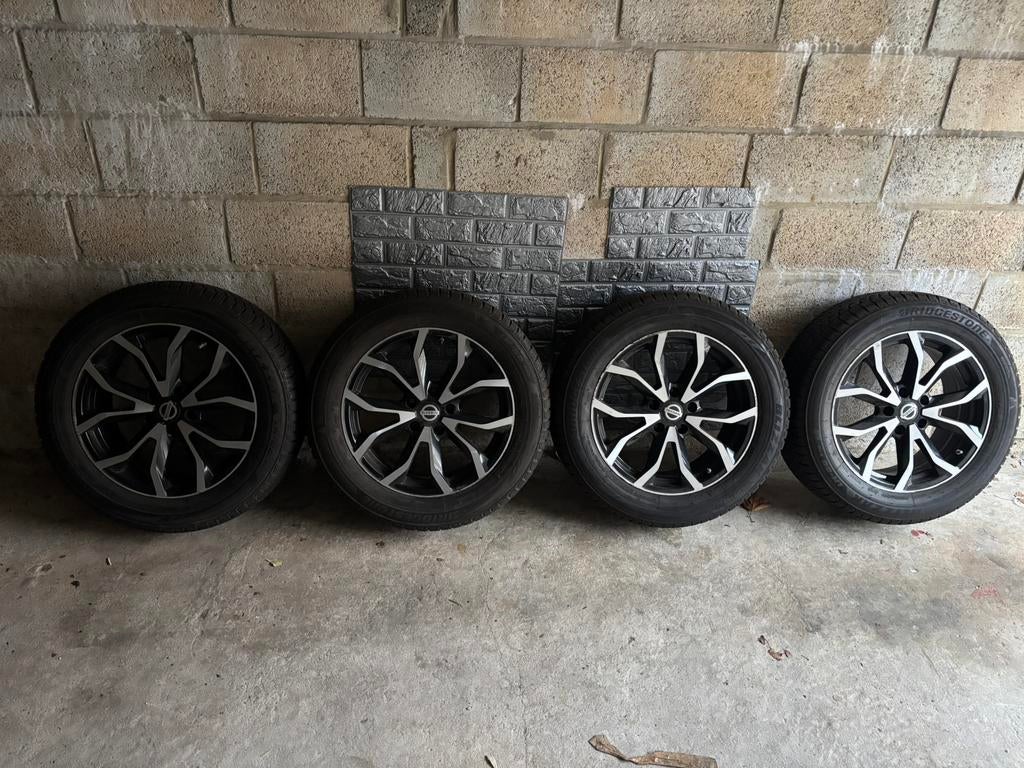 Orginele Nissan Qashqai velgen met banden 215.60.17, Ophalen of Verzenden