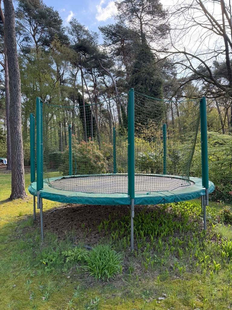 Trampoline van Kadee., Enlèvement, Utilisé