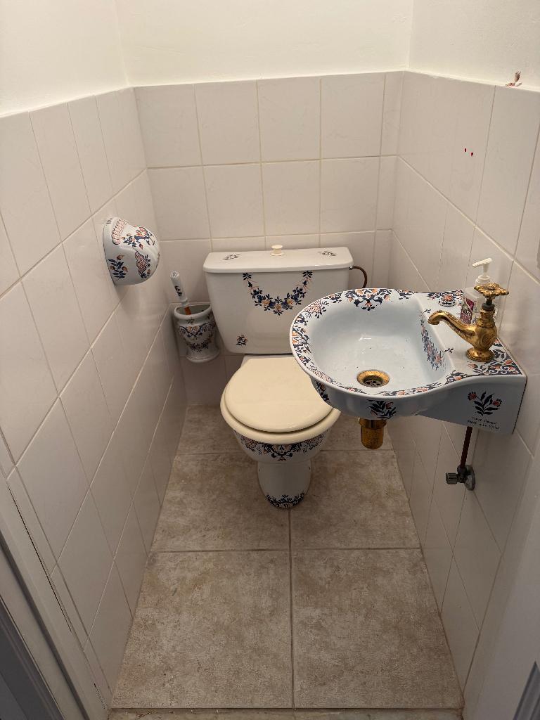 Vieux Rouen Handgeschilderde WC + Lavabo+ Toebehoren, Ophalen, Gebruikt, Steen, Toilet
