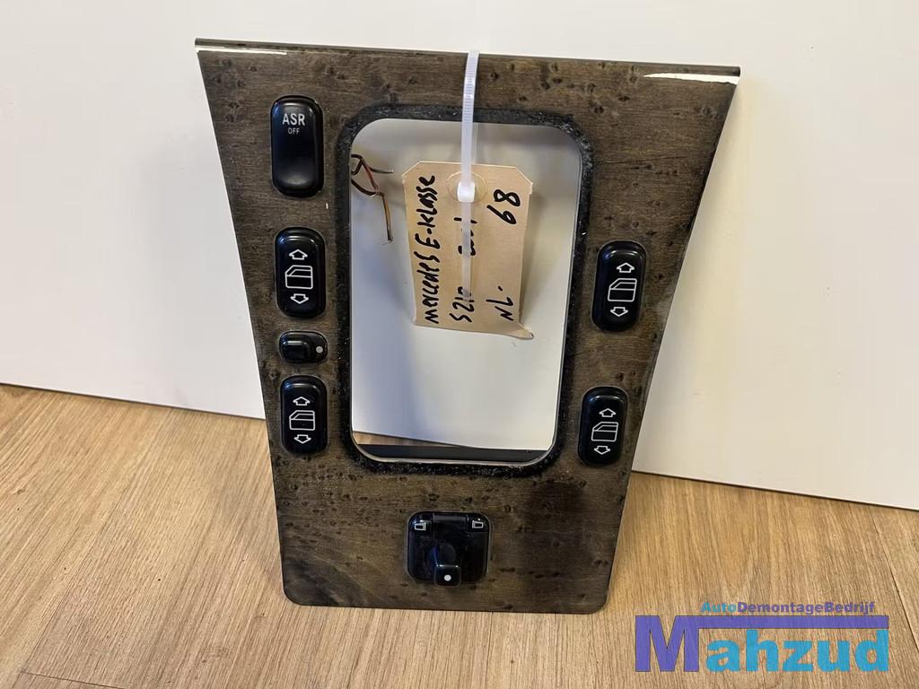 MERCEDES E KLASSE S210 W210 Raam schakelaar pook frame 95-03, Gebruikt, Mercedes-Benz AG, Mercedes-Benz, Mercedesstrasse 120
70372  Stuttgart, DE
