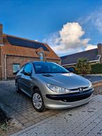Prachtige Peugeot 206 BJ 2004 1.1i - 91dkm-Goed onderhouden!, Auto's, Peugeot, Voorwielaandrijving, Stof, Zwart, Elektrische ramen