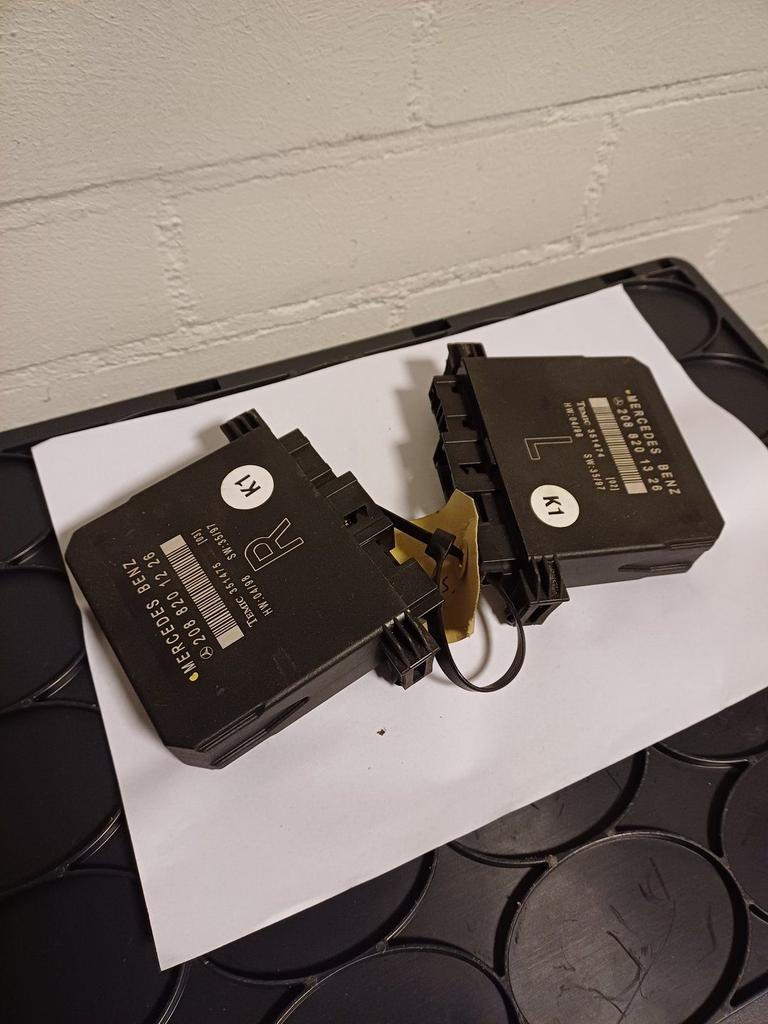 Mercedes-Benz CLK C-Klasse Comfort Module 2088201326 Links, Utilisé, -, -, Enlèvement ou Envoi