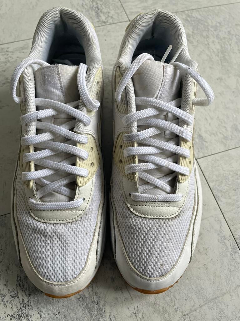 Nike Air Max wit — strakke look en topcomfort, Kleding | Dames, Schoenen, Ophalen of Verzenden, Gedragen, Wit