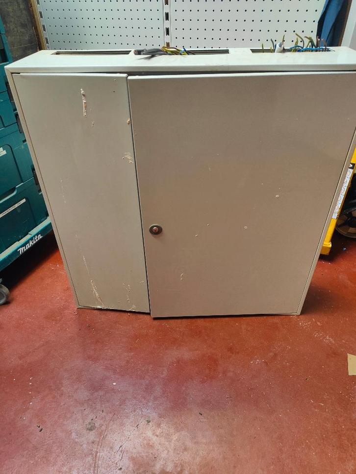 verdeelkast - zekeringkast groot model, Doe-het-zelf en Bouw, Elektriciteit en Kabels, Gebruikt, Overige typen, Ophalen