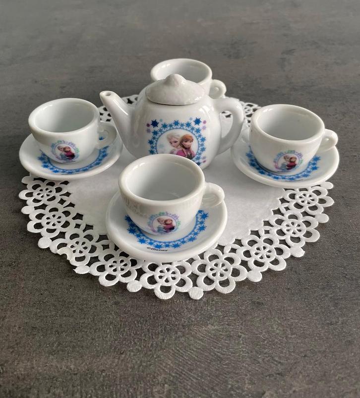 Miniatuur Disney Frozen porseleinen theeservies, Kinderen en Baby's, Speelgoed | Poppenhuizen, Zo goed als nieuw, Accessoires