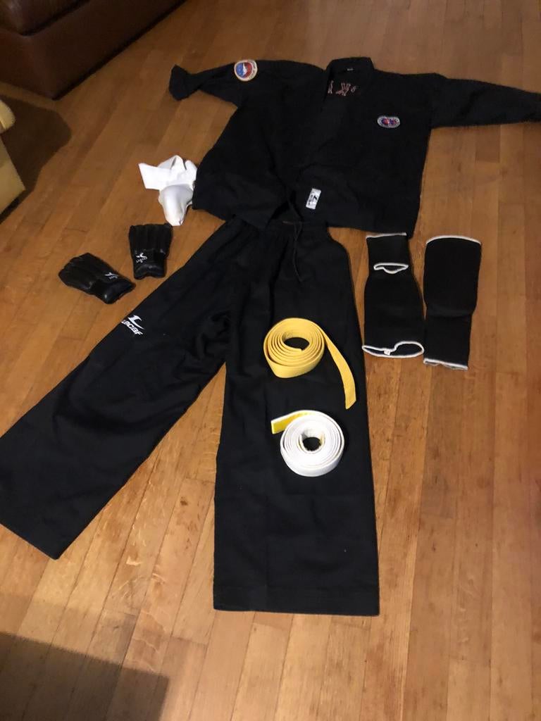 Compleet vechtsport pak, Sports & Fitness, Sports de combat & Self-défense, Neuf, Enlèvement ou Envoi, Taille XL, Costume d'arts martiaux
