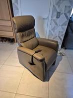 Relaxzetel met uitstaphulp, Ophalen, Zo goed als nieuw, Leer