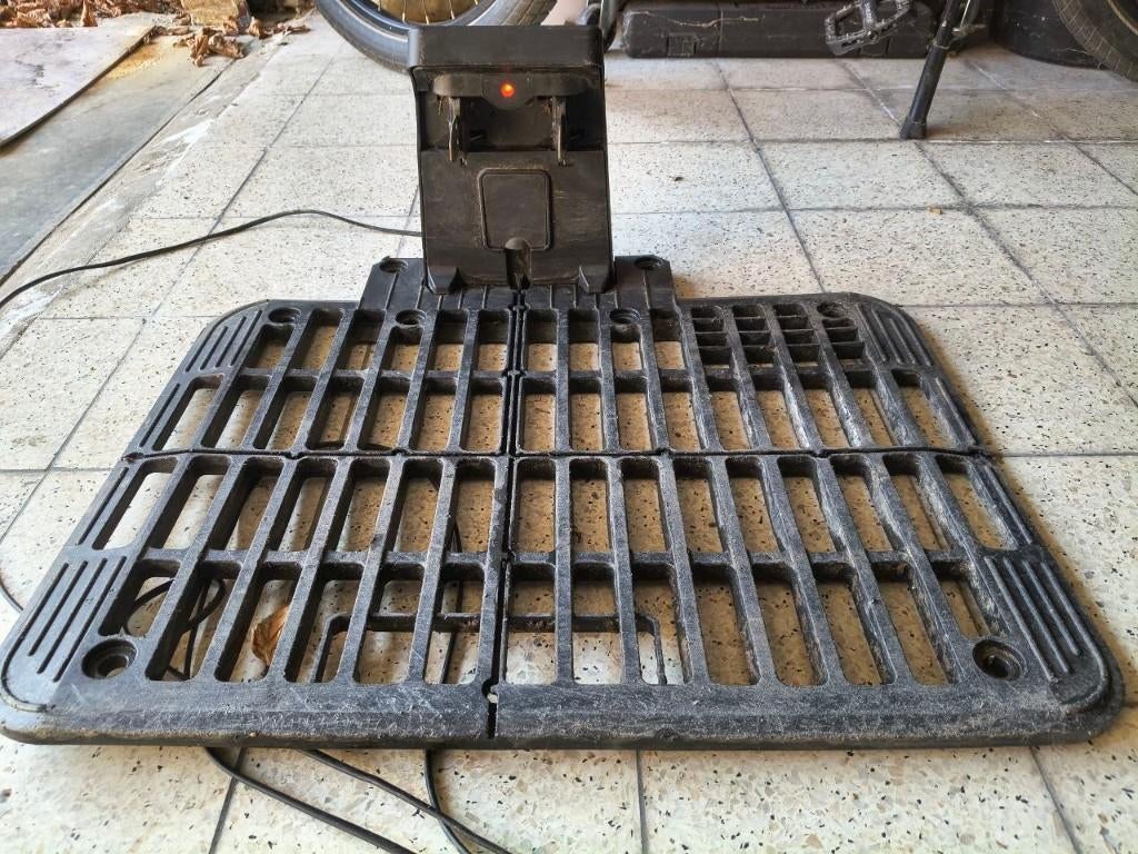 Station de charge & Roues WORX Landroid série M (2019 -> ), Jardin & Terrasse, Tondeuses robotisées, Enlèvement, Utilisé, Moins de 20 cm