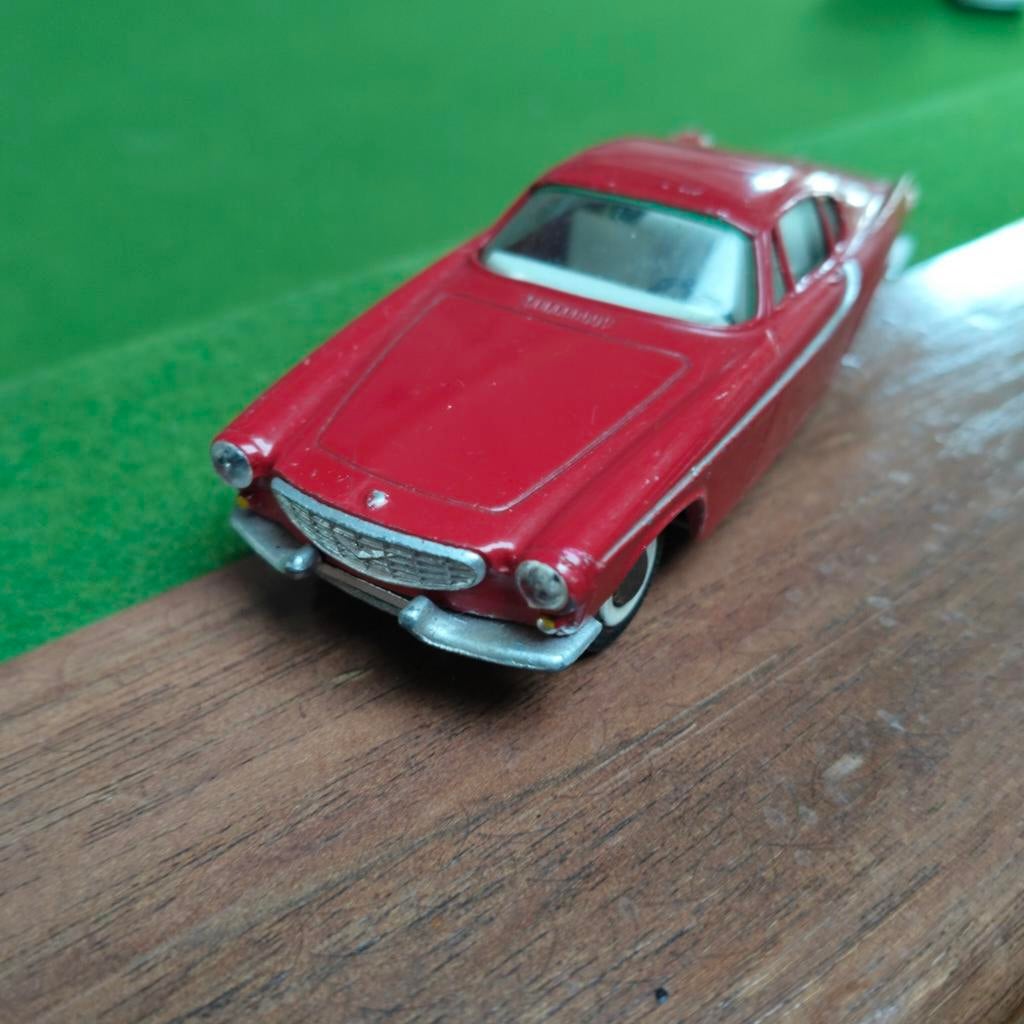 Tekno Volvo P1800 réf 825, Envoi