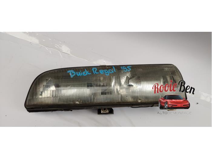 Phare droit d'un Buick Regal, Autos : Pièces & Accessoires, Éclairage, Pièces américaines, Utilisé, 3 mois de garantie, Enlèvement ou Envoi