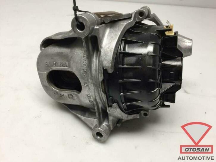 vw touareg 2018 vag elektrische motorsteun 4m0199372ff, Gebruikt, Volkswagen, Volkswagen AG, Vw@volkswagen.de