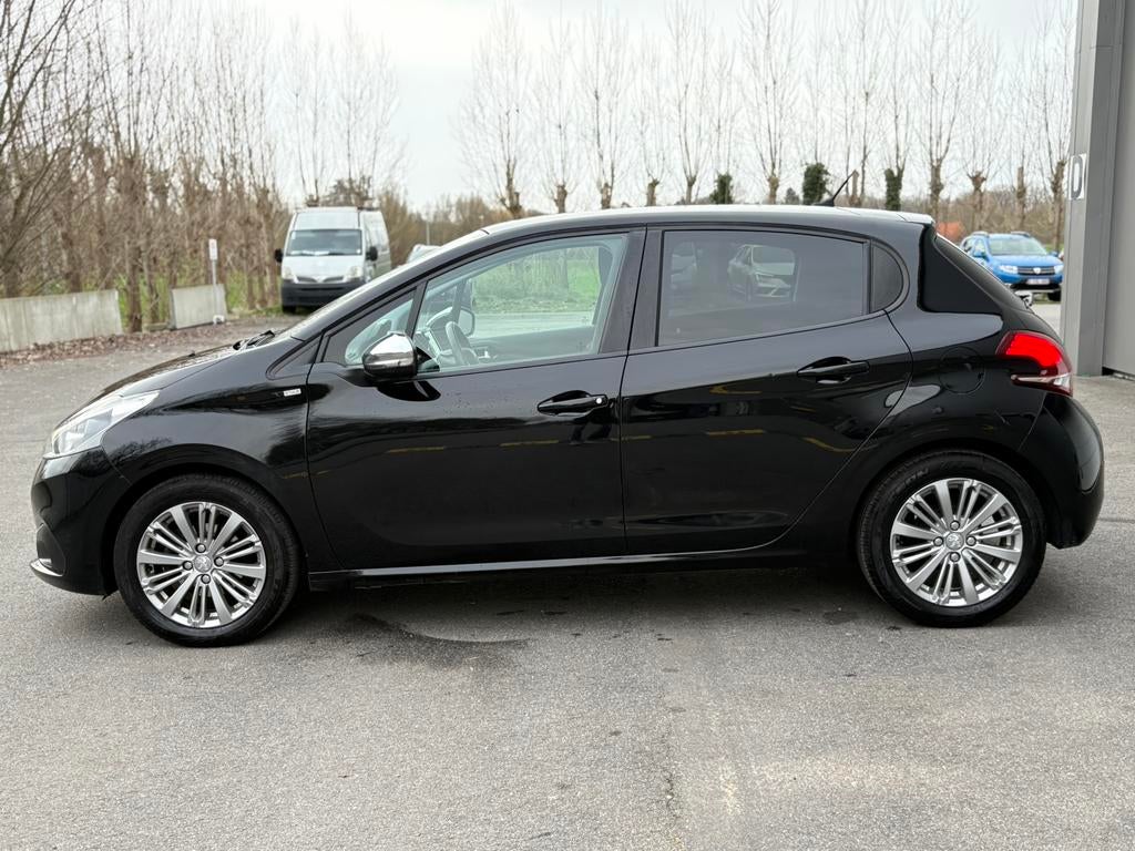 Peugeot 208 Style 1.2i Airco 2016 Gps Euro 6b, Auto's, Peugeot, Euro 6, Parkeersensor, Bedrijf, Handgeschakeld