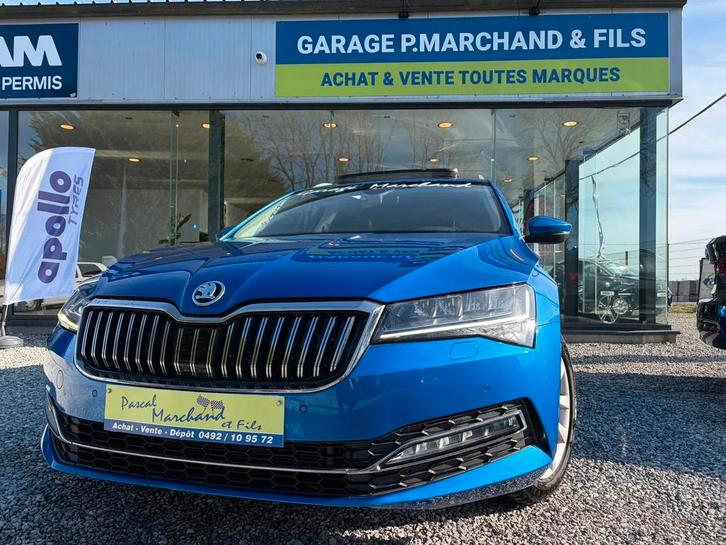 Skoda Superb Combi (automatique), Autos, Skoda, Entreprise, Achat, Superb, ABS, Caméra de recul, Air conditionné, Alarme, Android Auto